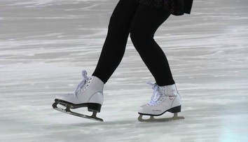 Viac ako tisíc korčuliarov na ľade počas celého dňa a noci. V Košiciach odštartovali unikátny maratón