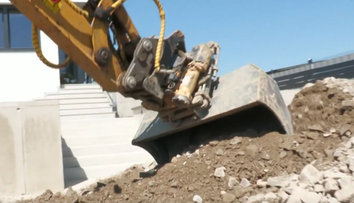 Chcete kúpiť pozemok bez problémov? Advokát radí, čo si overiť pred podpisom zmluvy