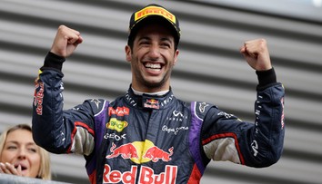 Víťazom VC Malajzie Ricciardo, Vettel dostal trest za kolíziu s Rosbergom