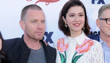 Slávneho herca prichytili pri bozkávaní s kolegyňou. Pritom je ženatý