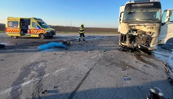 Motorkár zomrel po zrážke s kamiónom. Nákladiak mu zrejme nedal prednosť (FOTO)
