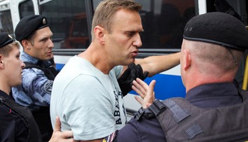 Zatkli naprominentnejšieho Putinovho kritika