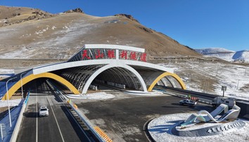 FOTO: Je trikrát dlhší než Višňové. Čína za 6 rokov postavila najdlhší diaľničný tunel sveta