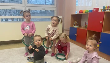 Dať dieťa do jaslí alebo sa o neho starať doma? Dilema, ktorú riešia mnohé rodiny