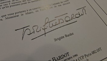 Brigitte Bardotová si dopisovala s Rudolfom Schusterom. Bývalý prezident nám ukázal osobné listy