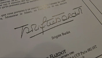 Brigitte Bardotová si dopisovala s Rudolfom Schusterom. Bývalý prezident nám ukázal osobné listy