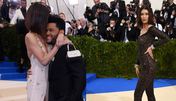 The Weeknd sa od Seleny ani nepohol. Bývalej nepomohla ani nahota