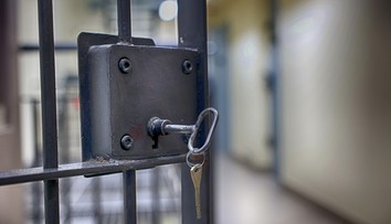 Zubár obvinený zo zabitia manželky čelí novému obvineniu. Mal plánovať ďalšiu vraždu