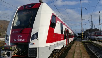 Vlak v Žiari nad Hronom zachytil opitého muža na nástupišti a stiahol ho pod seba. Zraneniam podľahol