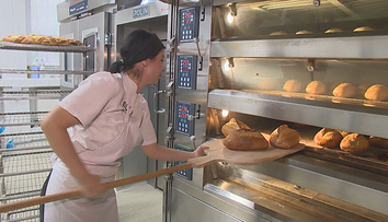 Do práce museli povolať posily: Pozrite sa, ako to vyzerá v pekárni tesne pred Vianocami