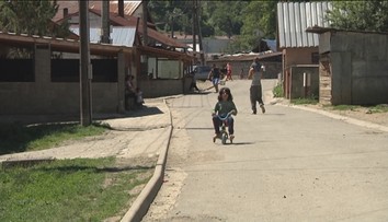 Susedia to považujú za terorizovanie, osadníci za súčasť svojej kultúry