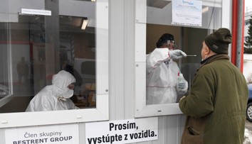 NKÚ odhalil nedostatky pri financovaní testovacích odberových miest. Problémy vidí aj v ich fungovaní