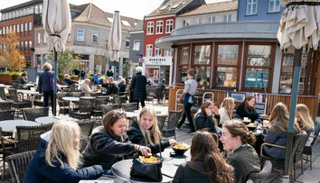 Aj Dáni sprísňujú opatrenia. COVID-19 označili za ochorenie ohrozujúce spoločnosť