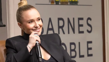Záhada smrti Hayden Panettierovej je vyriešená. V tele jej našli smrtiaci kokteil liekov