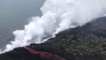 Havajská sopka Kilauea naďalej vybuchuje a chrlí popol