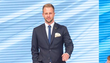 Známy markizák v úlohe modela. Reakcia jeho manželky vás pobaví