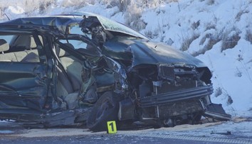 Vážna nehoda na hlavnom ťahu do Turčianskych Teplíc. Vodič na klzkej ceste dostal šmyk, zrážku neprežil