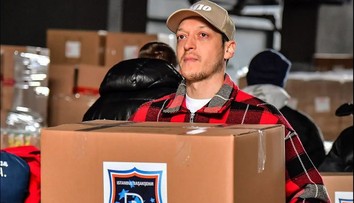 Messi daroval milióny, Ronaldo dres. Exspoluhráč Hamšíka a Lobotku je na mieste zemetrasenia v Turecku