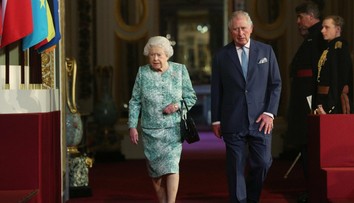 Kráľovná Alžbeta II. pod dohľadom: Nakazený princ Charles s ňou bol v úzkom kontakte