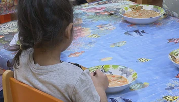 Mohli žiačky v škôlke zostať bez jedla? Zisťovali sme, ako pri nedoplatkoch postupujú inde