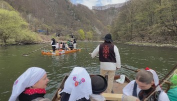 Prevzali si symbolický kľúč od Váhu. Strečnianski pltníci otvorili ďalšiu sezónu