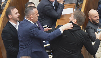 Prekročenie červených čiar. Poslanci v parlamente prerazili dno, tvrdia experti