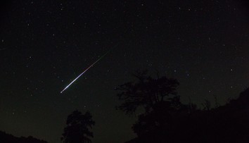 Prelet bolidu na juhu Slovenska zrejme skončil pádom meteoritov. Zverejnili približnú lokalitu