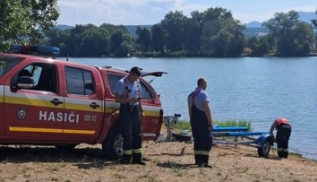 Nešťastie na Zlatých pieskoch. Z jazera vytiahli telo muža bez známok života