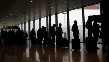 Francúzsko hlási ďalších 231 obetí, pre koronavírus zatvorili parížske letisko Orly