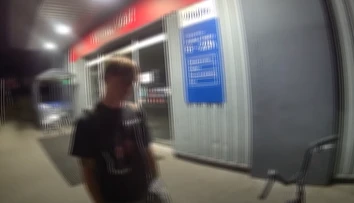 VIDEO: Ukradol seniorke bicykel a vyrazil na ňom kradnúť ďalej. Mladík zatĺkal do poslednej chvíle