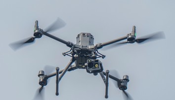 Nad Nitrou sa objavili neznáme stroje. Obyvatelia sa sťažujú na lietajúce objekty počas dňa aj noci