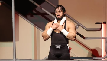 Deň predtým ešte zápasil. Vo veku len 40 rokov nečakane zomrela hviezda wrestlingu