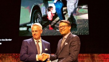 World press photo 2019: Víťazná snímka zachytáva plačúce dievčatko na hranici USA