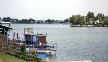 Ďalšia obeť tohto leta: Na Slnečných jazerách v Senci sa utopil muž