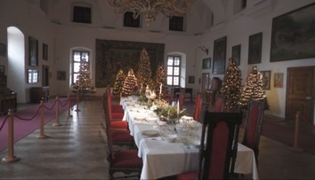 55 stromčekov a vyše 1500 sklenených gúľ. Bojnický zámok sa premenil na vianočnú rozprávku