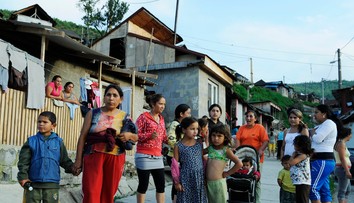 Poslanci by si vedeli predstaviť internátnu výchovu rómskych detí