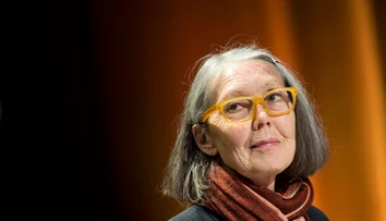 Nobelovu cenu za literatúru získala kanadská poetka Anne Carsonová