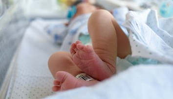 Mesačne tu zomiera vyše sto tehotných žien. V tejto krajine ťažko bojujú aj o životy najmenších