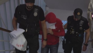 Čachtice sa spamätávajú z obrovskej tragédie. Advokát expolicajta odmieta, že by jeho klient nebohú ženu sledoval