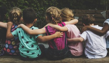 Varovanie Svetovej zdravotníckej organizácie: Toto by deti do dvoch rokov vôbec nemali robiť