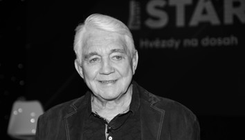 Verejnosť aj blízki sa rozlúčili s legendou českého filmu Jiřím Krampolom