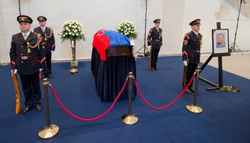 OBRAZOM: Verejnosť sa lúči s Michalom Kováčom