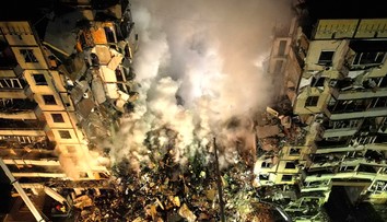 Smrtiaci ruský raketový útok na bytový dom v Dnipre, našli už 20 mŕtvych