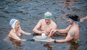 Otužilci opäť v slovenských ľadových vodách. Najmladšou bola 10-ročná žiačka