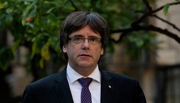 Bude mať Katalánsko exilovú vládu? Starostovia stoja za zosadeným premiérom