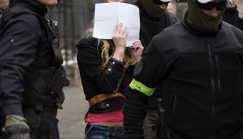 Sheilu, ktorá sa vyhrážala prezidentke, poslal súd do väzby