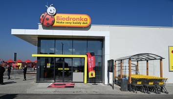 Biedronka mieri do Bratislavy. Ponúka platy nad 2000 eur