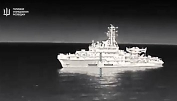 VIDEO: Ukrajinci pokračujú v decimovaní ruskej flotily. Pri Novorossijsku zasiahli jedno z najcennejších plavidiel