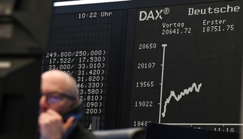 Po európskych trhoch sú dole aj americké. Analytici zvyšujú pravdepodobnosť recesie v USA