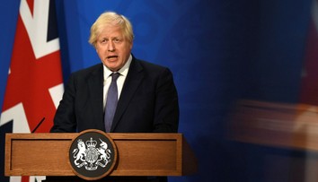 Britskému premiérovi Johnsonovi zomrela matka (†79)